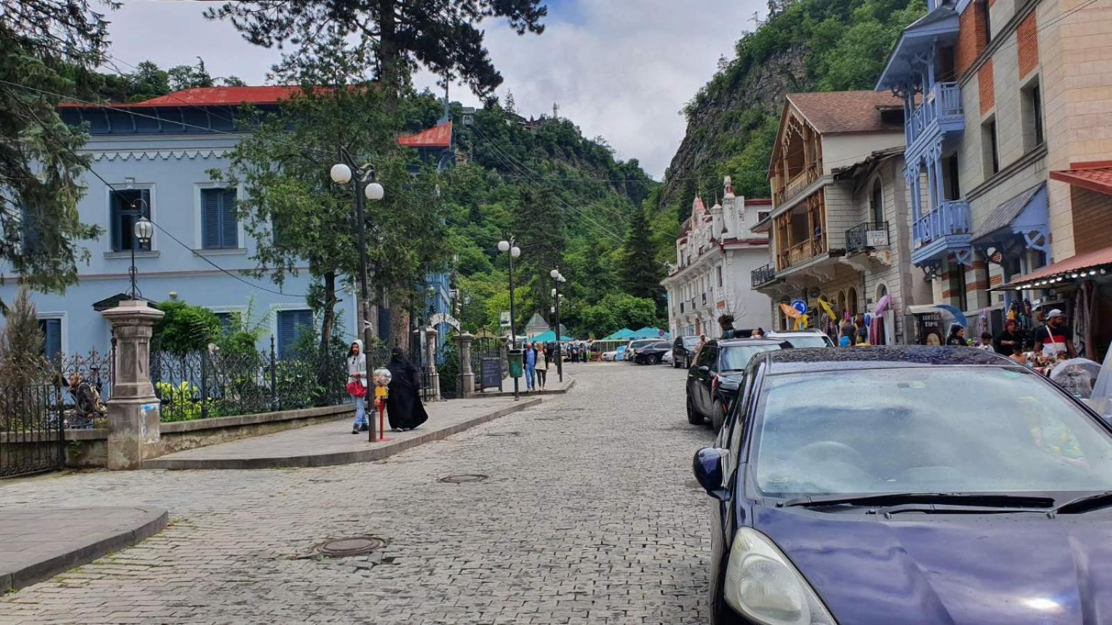 Alongside Park Borjomi Hotel Buitenkant foto